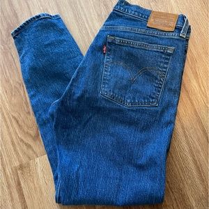 Levi’s Wedgie